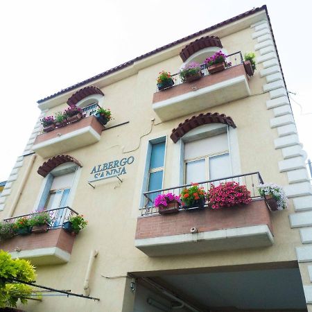Albergo Sant'Anna Pagani Exterior photo